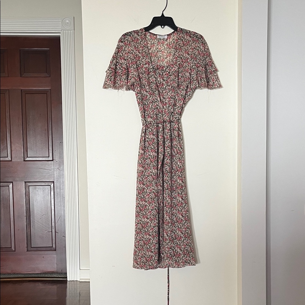 🌸✨ Barneys New York Floral Print Wrap Dress – Size Medium ✨🌸
